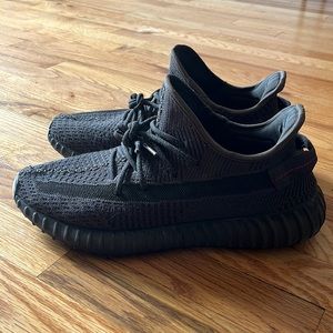 Yeezy 350 V2